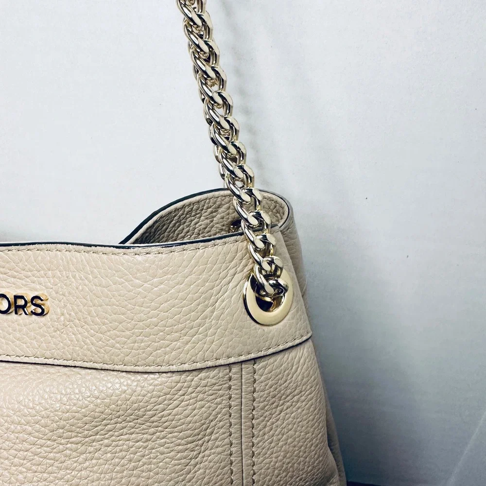 Michael Kors Beige Pebbled Leather Shoulder‎ Bag Gold Chain Strap Tote Jet Set